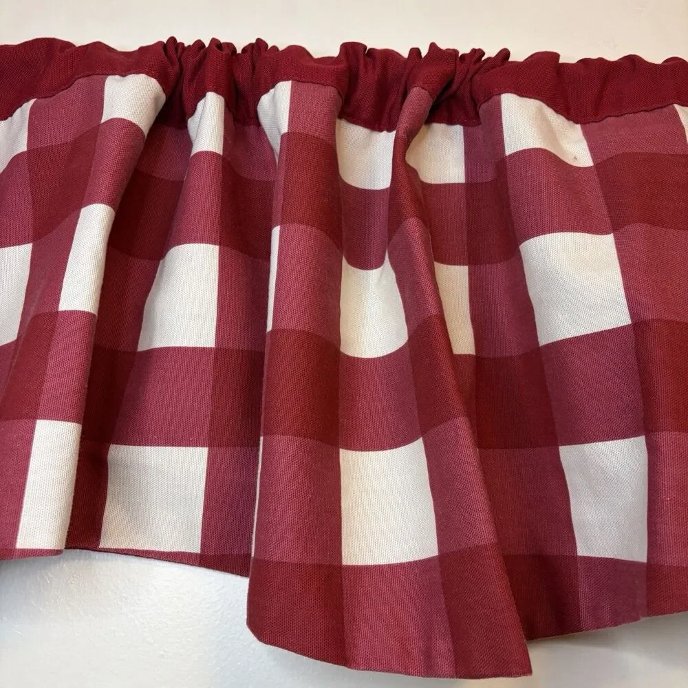 Vintage Buffalo Check Window Valance 58” W X 13” Scalloped Red & White